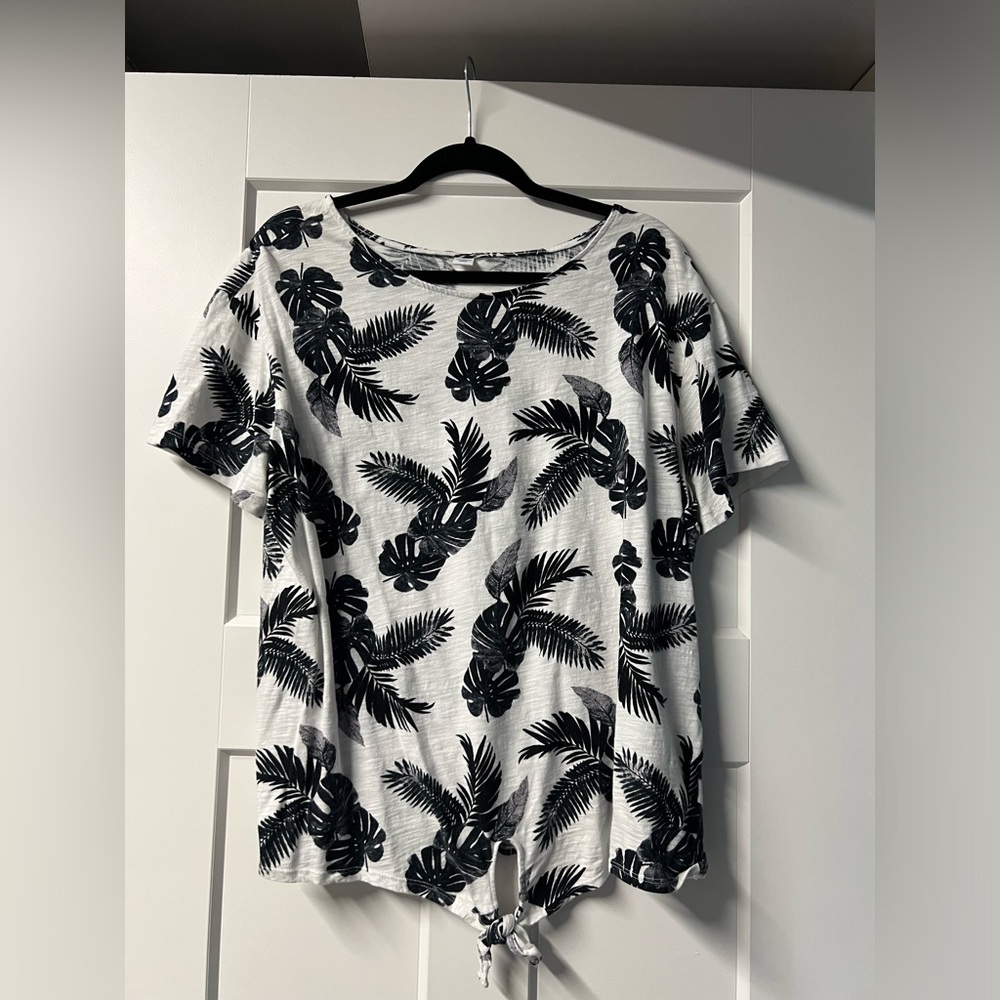 Old Navy, XL, black and white tee